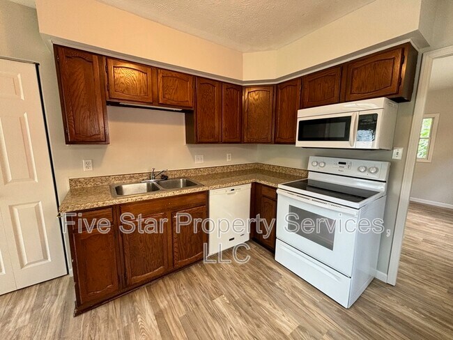 Foto del edificio - 2404 S Whittier Ave