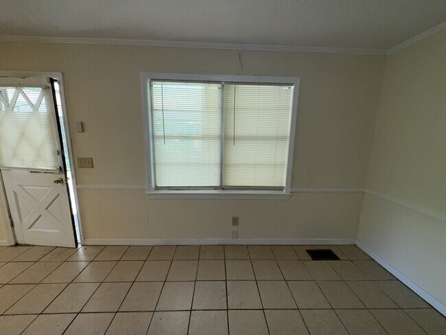 Foto del edificio - 3158 Peterson Dr