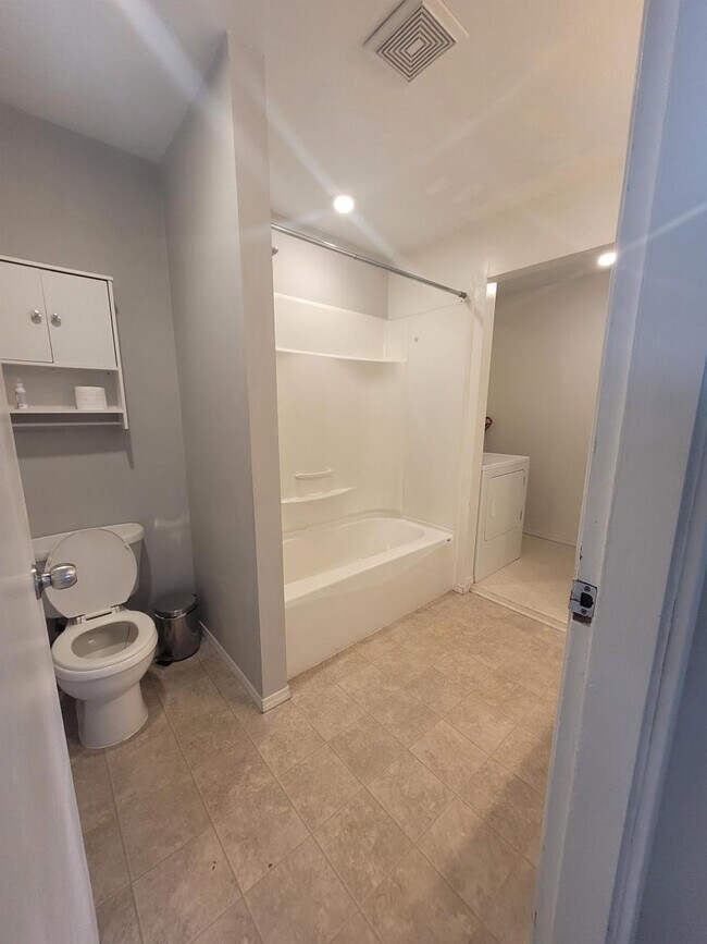 Building Photo - 2 bedroom in Prince Rupert BC V8J 2W4