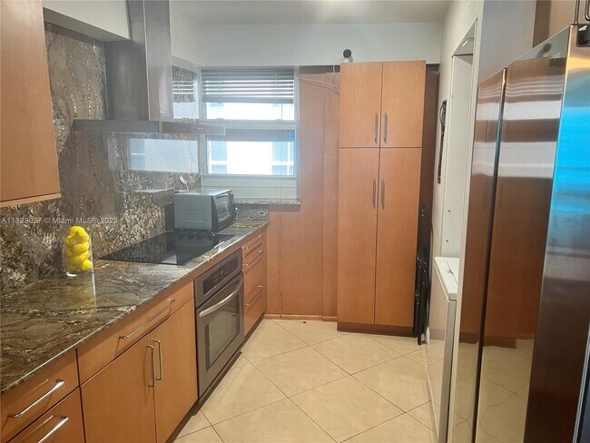 Building Photo - 4100 Galt Ocean Dr