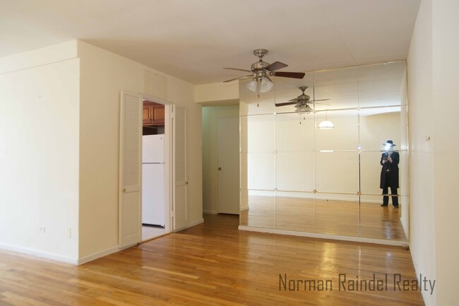 Foto del edificio - 1745 E 12th St