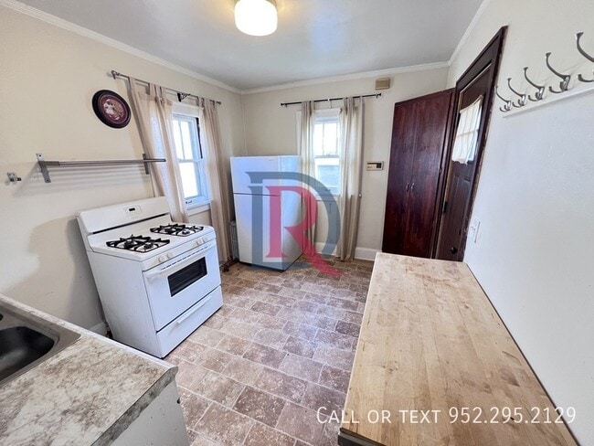 Foto del edificio - 3255 20th Ave S