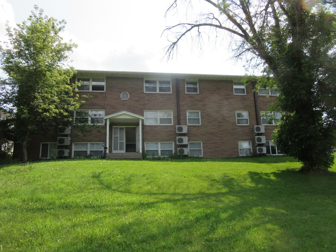 Front - 47 Valley Ave