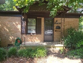 Building Photo - 2420 Shamrock Dr