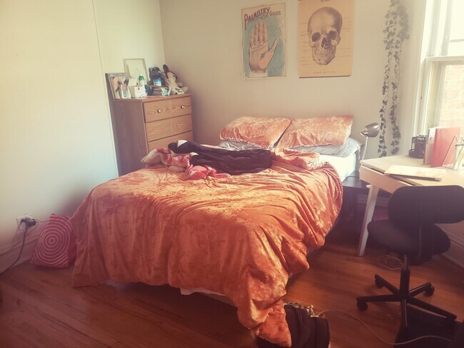 Foto del edificio - 3730 N Wilton Ave