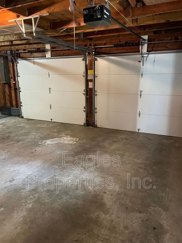 Foto del edificio - 300 S Andrews Ave