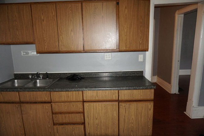 Foto del edificio - 404 W Livingston St