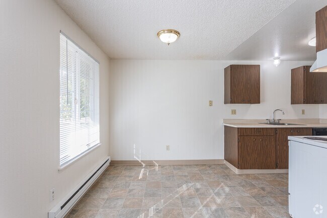 2 habitaciones, 1 baño - 890 pies cuadrados - Comedor - The Park at Fife