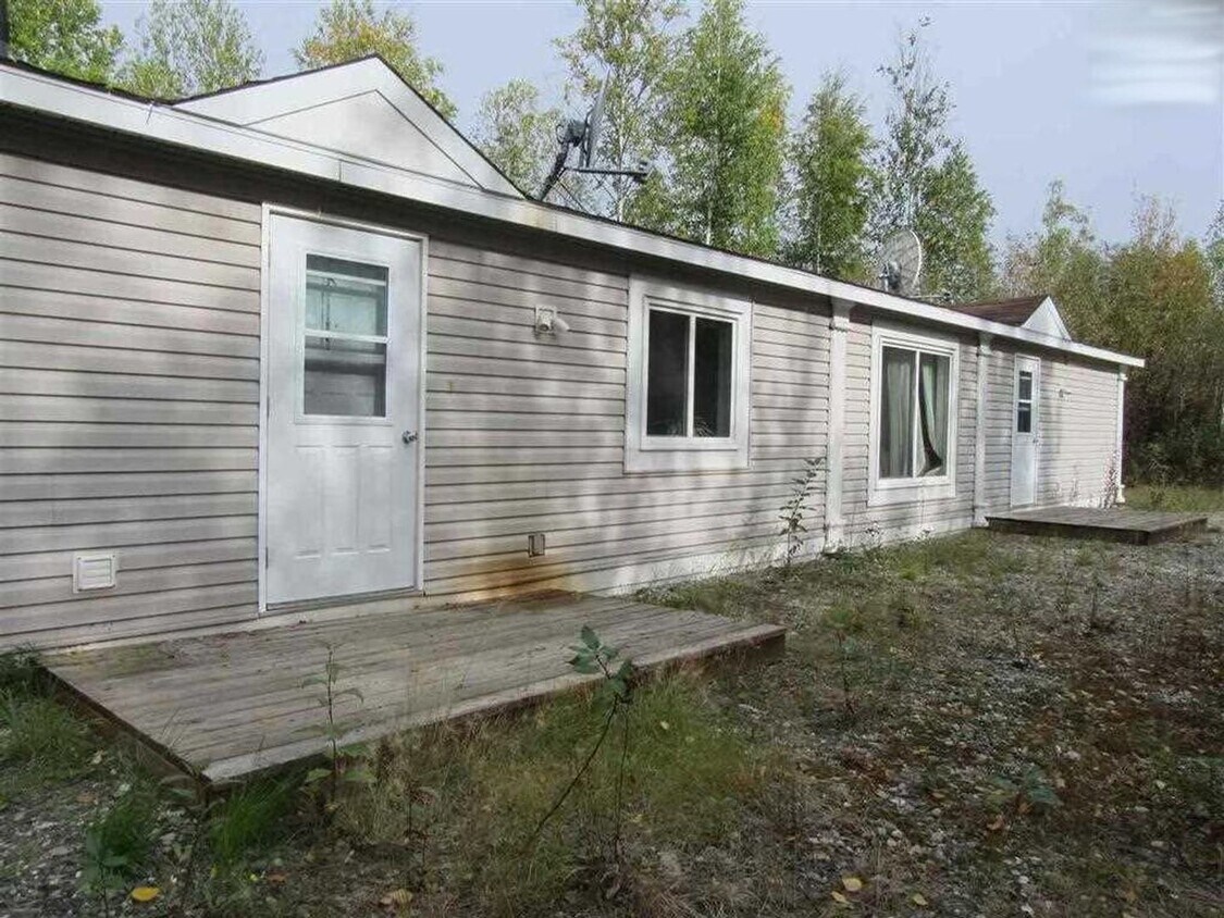 Primary Photo - Small pet friendly 3 bedroom in North Pole