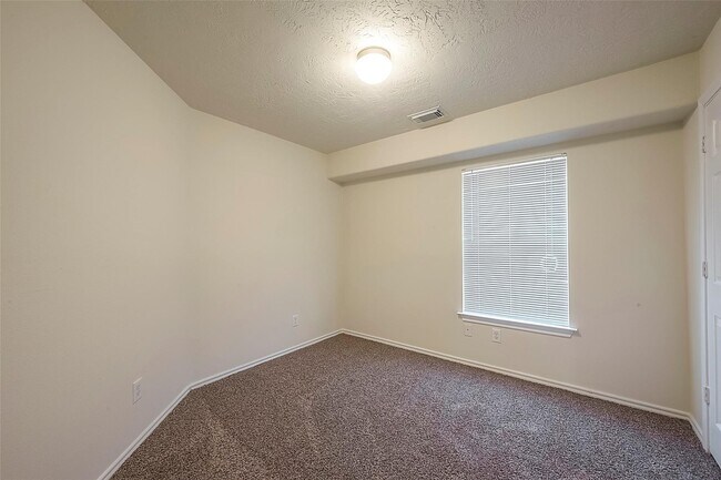 Foto del edificio - 14330 Fairbuff Ln