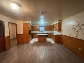 Building Photo - 247 Dona Ave