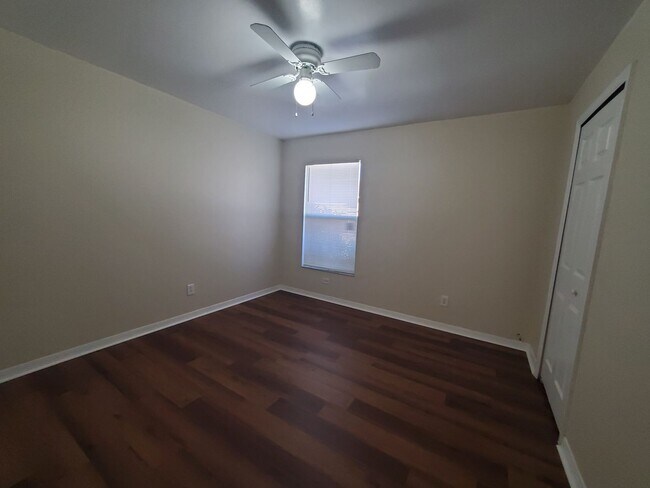 Foto del edificio - 3904 12th St W