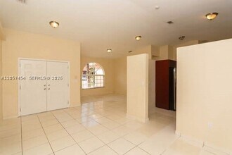 Building Photo - 8723 NW 142nd Ln