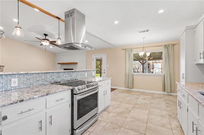 Foto del edificio - 3810 Hillside Dr