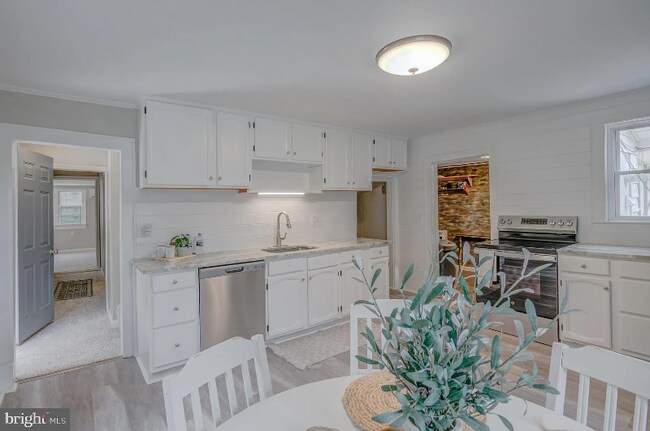 Building Photo - 3995 American Corner Rd