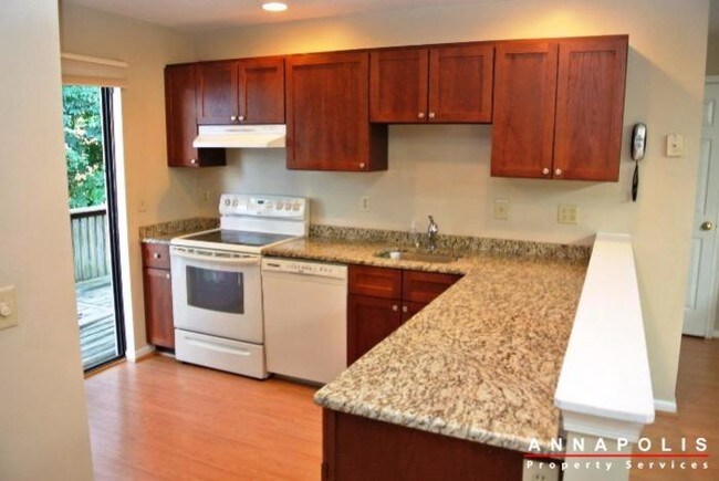 Building Photo - 913 langdon court