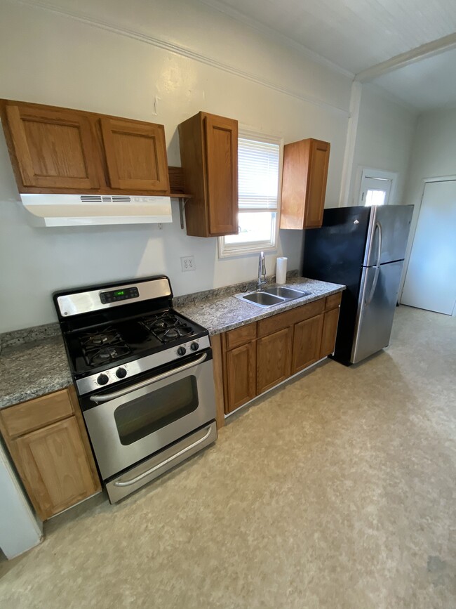 Kitchen - 244 W Black St