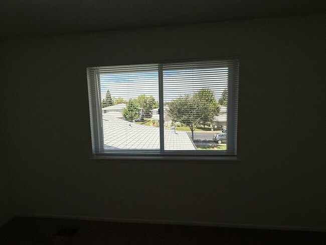 Foto del edificio - Beautifully Updated 2 Bed, 1 Bath Townhome-Style Condo in Auburn Greens!