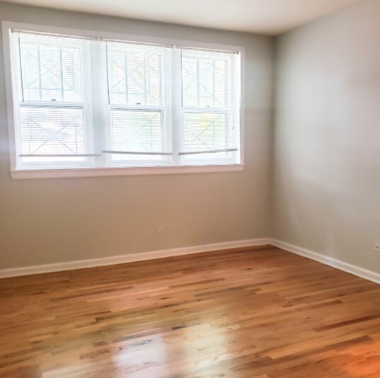 Foto del edificio - 1366 N Hoyne Ave