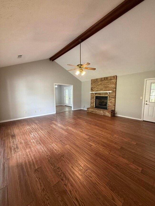 Building Photo - 338 Pinewood Dr