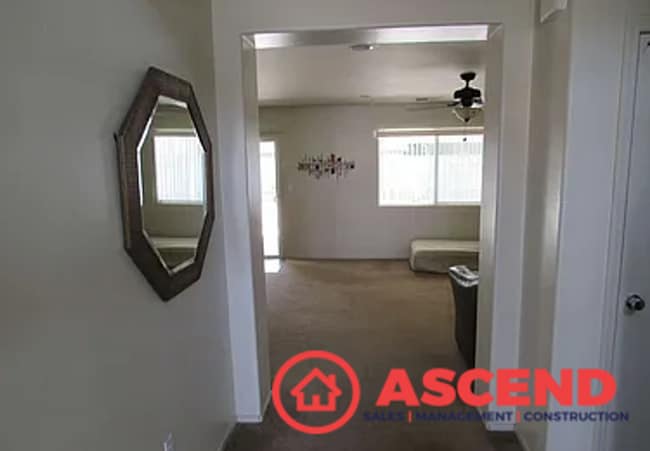 Building Photo - Large Two Story Home Near Golden Valley Hi...