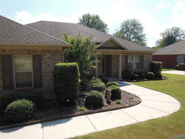 Foto del edificio - 2604 Little Cove Rd