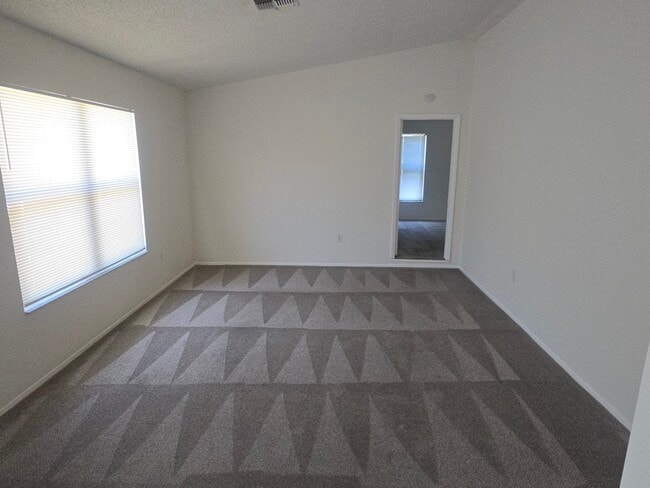 Foto del edificio - 9808 Glen Moor Ln