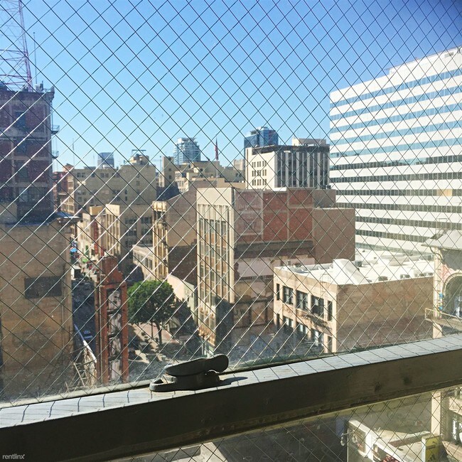 Foto del edificio - 220 W 5th St
