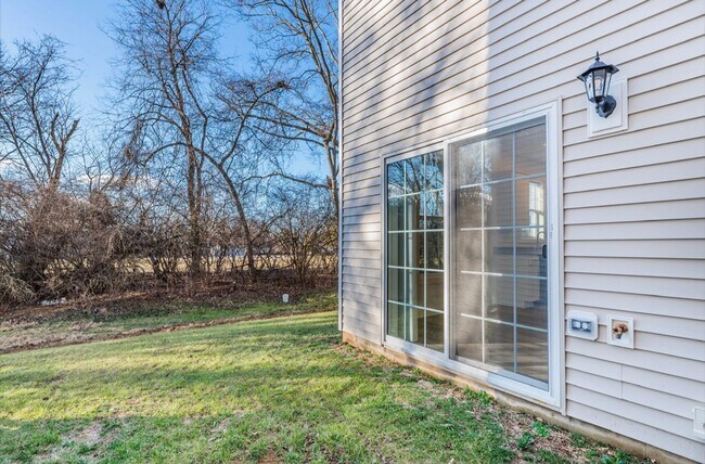 Building Photo - 26 Parkview Dr