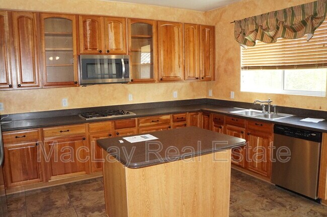 Building Photo - 7051 S Beavertail Ln