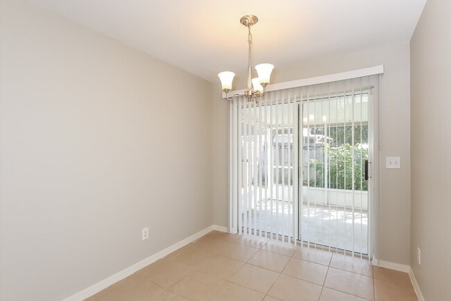 Building Photo - 3413 Palm Beach Dr