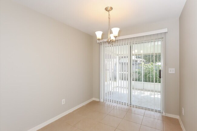 Foto del edificio - 3413 Palm Beach Dr