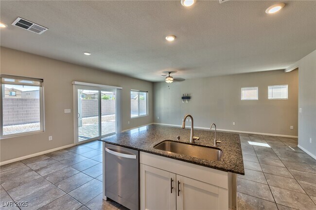 Building Photo - 3939 Lambent Ave