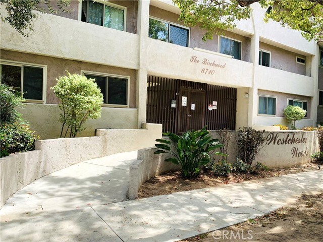 Primary Photo - 8710 Belford Ave