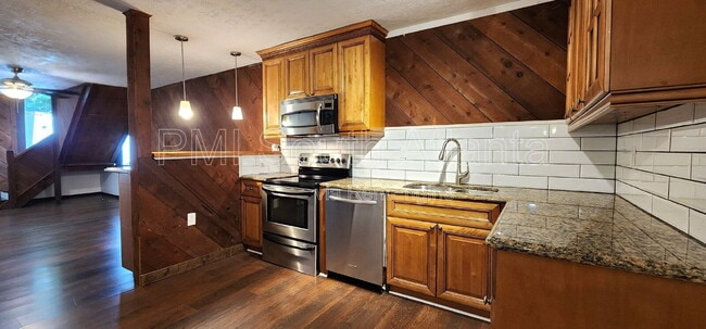 Foto del edificio - 6584 Walker Rd