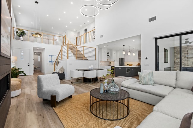 Foto del edificio - 24722 La Cresta Dr