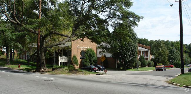 Building Photo - Georgetown Manor