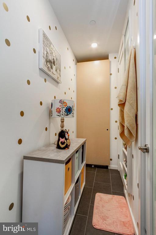 Foto del edificio - 1942 N Front St