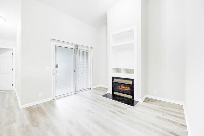 Foto del edificio - 607 Brentmeadow Cir