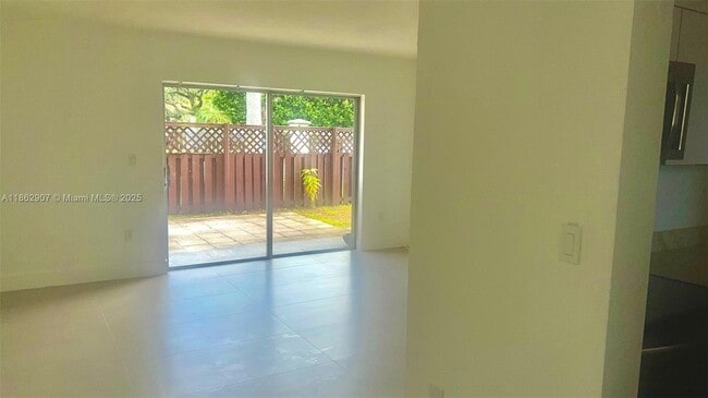 Foto del edificio - 8475 SW 94th St