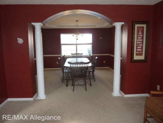 Building Photo - 3248 Fayette Dr