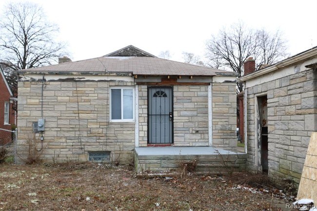 17165 Bradford Ave Detroit Mi 48205 House For Rent In Detroit
