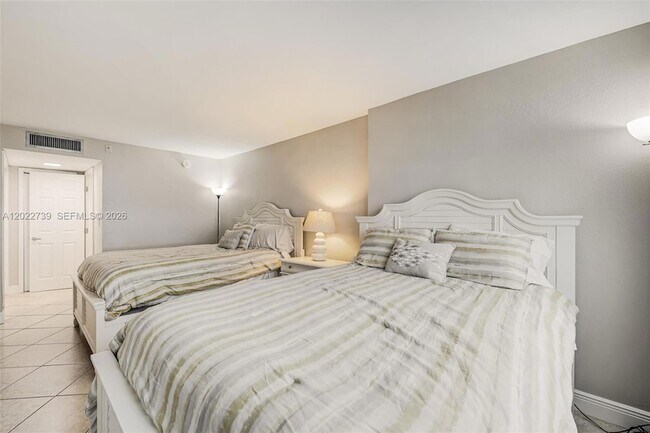 Photo - 6039 COLLINS AVE Unit 936 Apartment