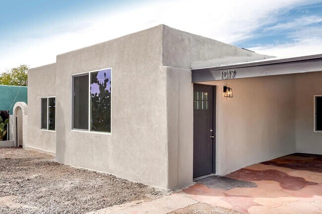 Foto del edificio - 1017 E West Cir Dr