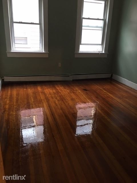 Building Photo - 493 Manton Ave