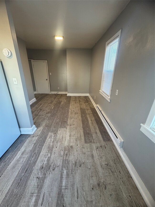 Building Photo - 46 Lake Ave