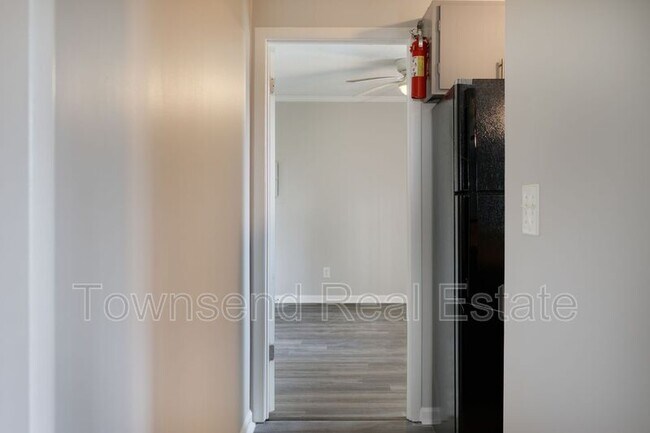 Foto del edificio - 5858 Century Oaks Dr