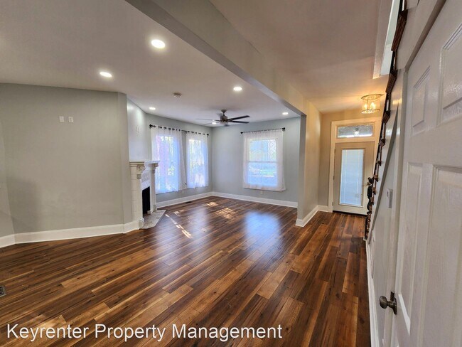 Foto del edificio - 4 br, 2.5 bath House - 129 E 5TH ST