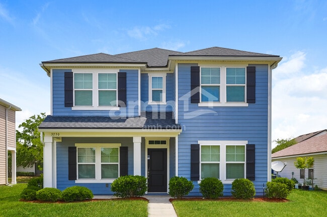 Building Photo - 3230 Roundabout Dr