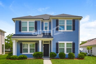 Building Photo - 3230 Roundabout Dr